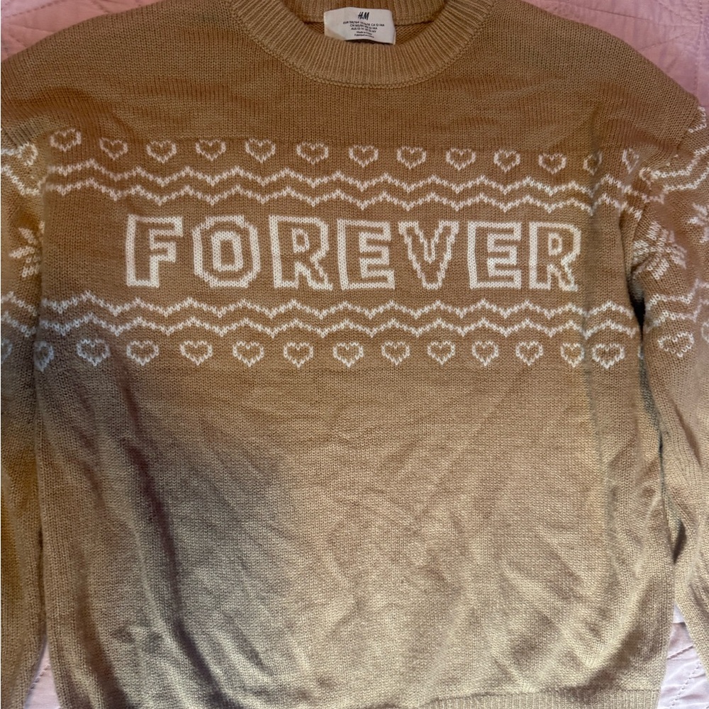 H&M Beige and White Crewneck Sweater